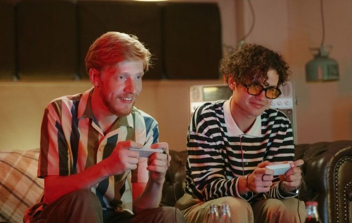 How Online Gaming Became a Modern Social Habit